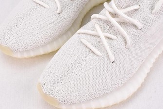 yeezy350v2纯白og版