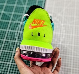 Lebron 16 Hyper Jade詹姆斯16南海岸低帮篮球鞋