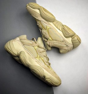 Yeezy 500 “Super Moon Yellow”椰子500超级黄月沙漠黄