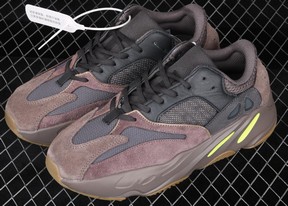 Yeezy Boost 700 Mauve