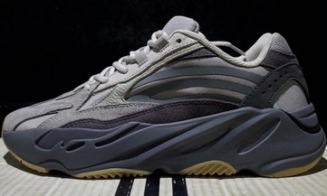 yeezy700v2所有配色