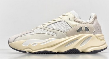 Yeezy Boost 700 Analog椰子700米白