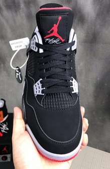 AJ4 Bred黑红公牛