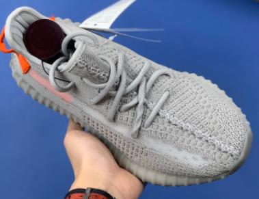 Yeezy 350 V2 Tail Light欧洲限定 新灰橙