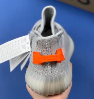 Yeezy 350 V2 Tail Light欧洲限定 新灰橙