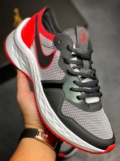 Jordan Air Zoom 85 Runner跑鞋