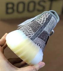 Yeezy boost 350 v2 zyon芝麻价格