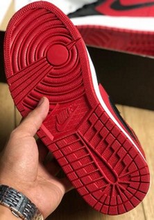 AJ1 Mid中帮小禁穿黑红