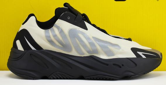 Yeezy 700 MNVN骨白多少钱