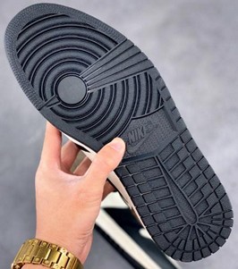 aj1黑摩卡价格,
