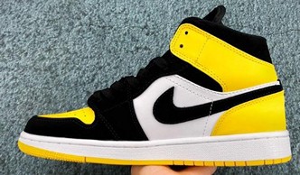 AJ1 Mid中帮黑黄脚趾