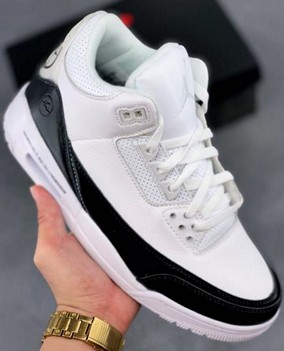 AJ3闪电黑白