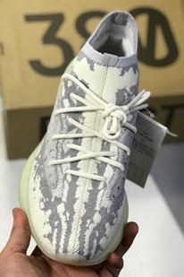 yeezy 380 alien外星人