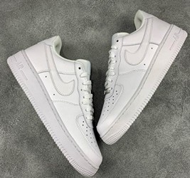 af1纯白哪个版本好