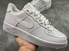 af1纯白哪个版本好