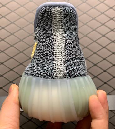 Yeezy 350 ash blue灰蓝色