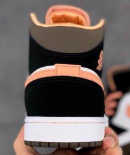 AJ1 Mid Apricot Agate蜜桃摩卡