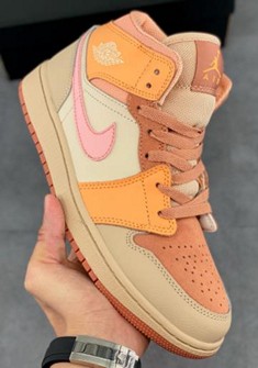 AJ1 Mid Apricot Orange杏橙