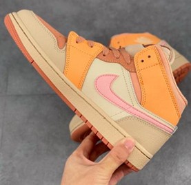 AJ1 Mid Apricot Orange杏橙