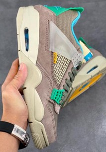 UNION x AJ4 Taupe Haze表格行