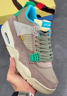 UNION x AJ4 Taupe Haze表格行