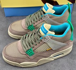 UNION x AJ4 Taupe Haze表格行