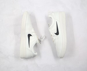 NIKE SB NYJAH FREE 2 系列跑鞋 白黑色 图片