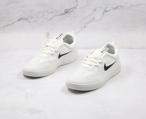 NIKE SB NYJAH FREE 2 系列跑鞋 白黑色 图片