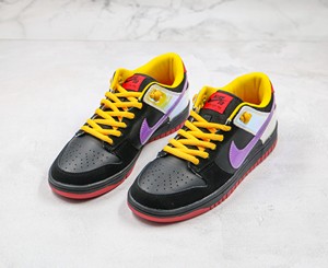 NIKE SB DUNK LOW黑紫色 枪炮玫瑰乐队