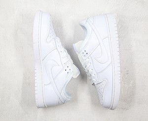 耐克SB Dunk Low Pro White/Ice Blue纯白