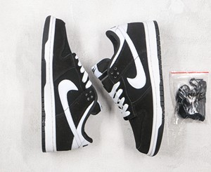 SB Dunk Low黑白