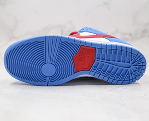 SB Dunk Low “Doraemon”哆啦A梦