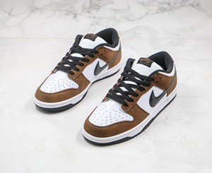 Nike SB Dunk Low Trail End摩卡