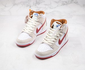 Nike SB Dunk High Team Crimson骑士队