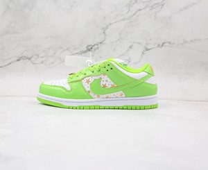 Supreme x Nike SB Dunk Low星星 绿色