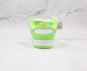 Supreme x Nike SB Dunk Low星星 绿色