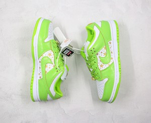 Supreme x Nike SB Dunk Low星星 绿色