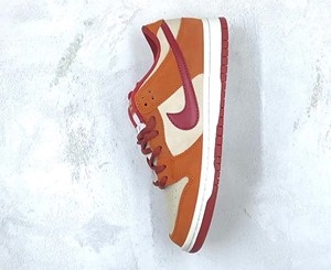 Nike SB Dunk Low Russet Cedar棕色红钩