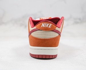 Nike SB Dunk Low Russet Cedar棕色红钩