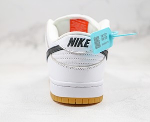 Nike SB Dunk Low Pro黑白生胶