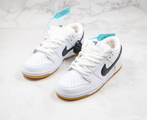 Nike SB Dunk Low Pro黑白生胶