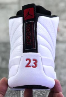 AJ12“Twist”白红