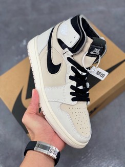 AJ1 Zoom Comfort