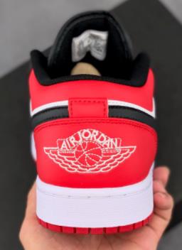 AJ1 Low黑红脚趾