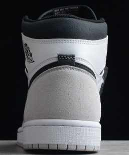 AJ1 Bleached Coral黑灰脚趾